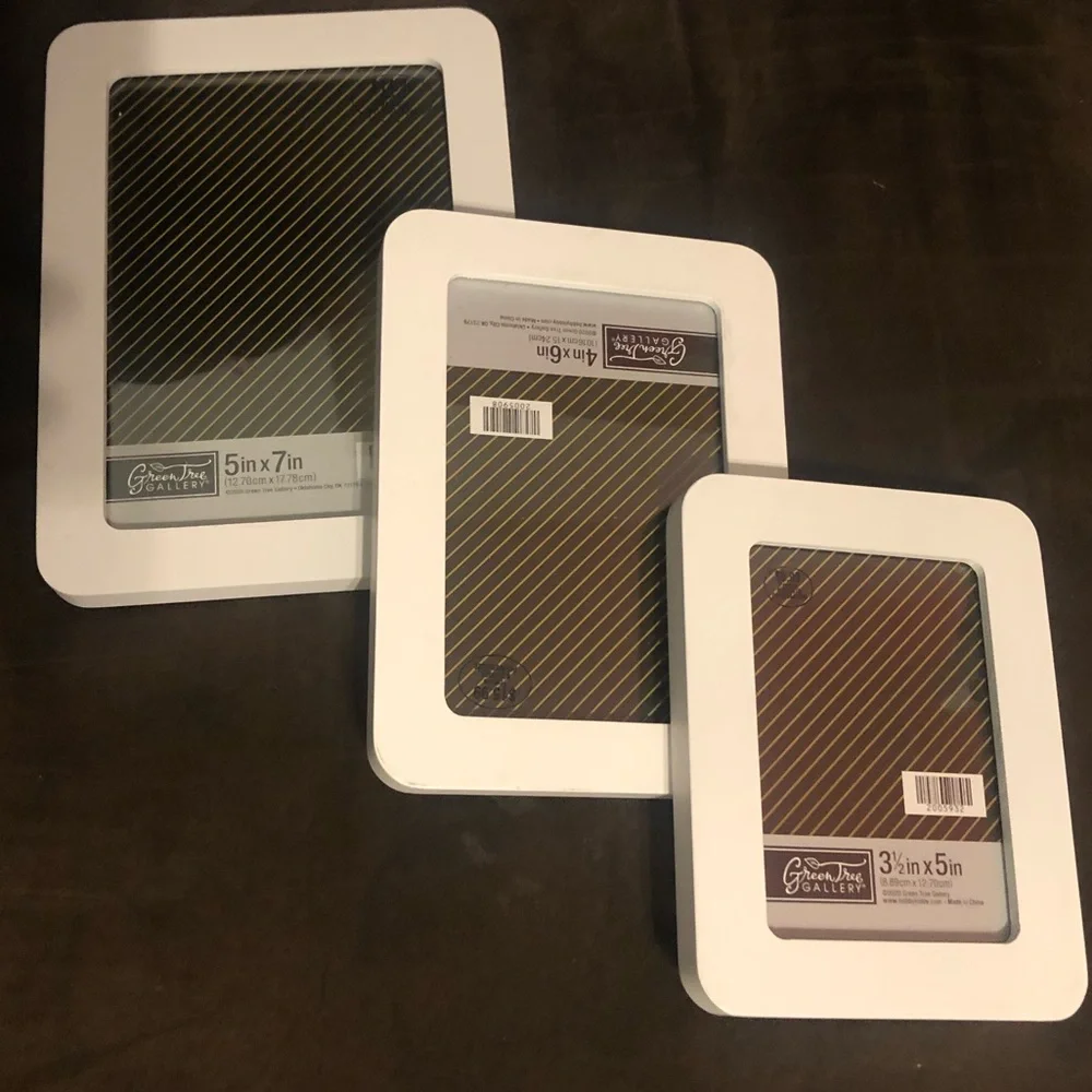3 Picture Frames,